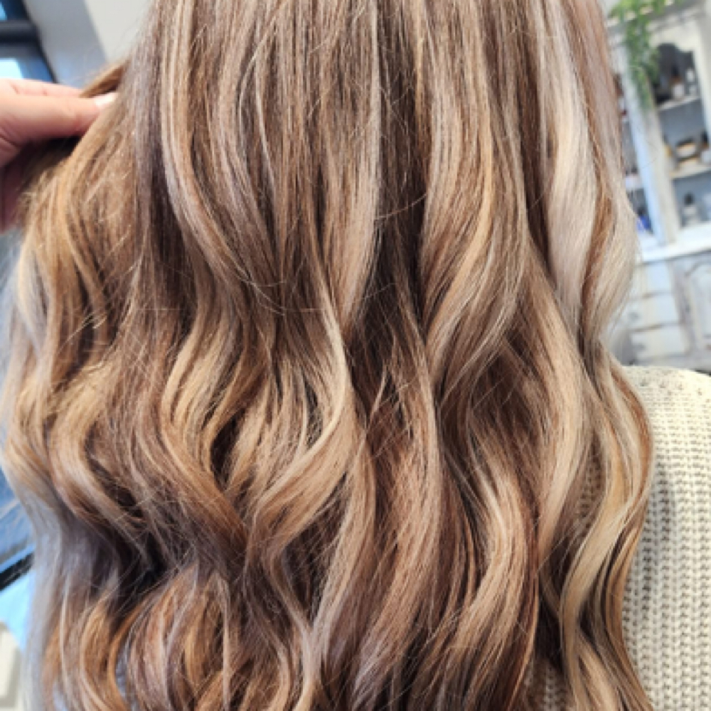Full Highlight And Color at Outlashed Beauty bar LLC in Canby, OR