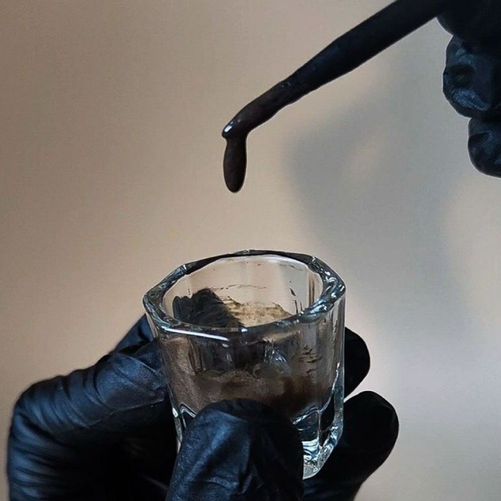 Brow tinting and shaping