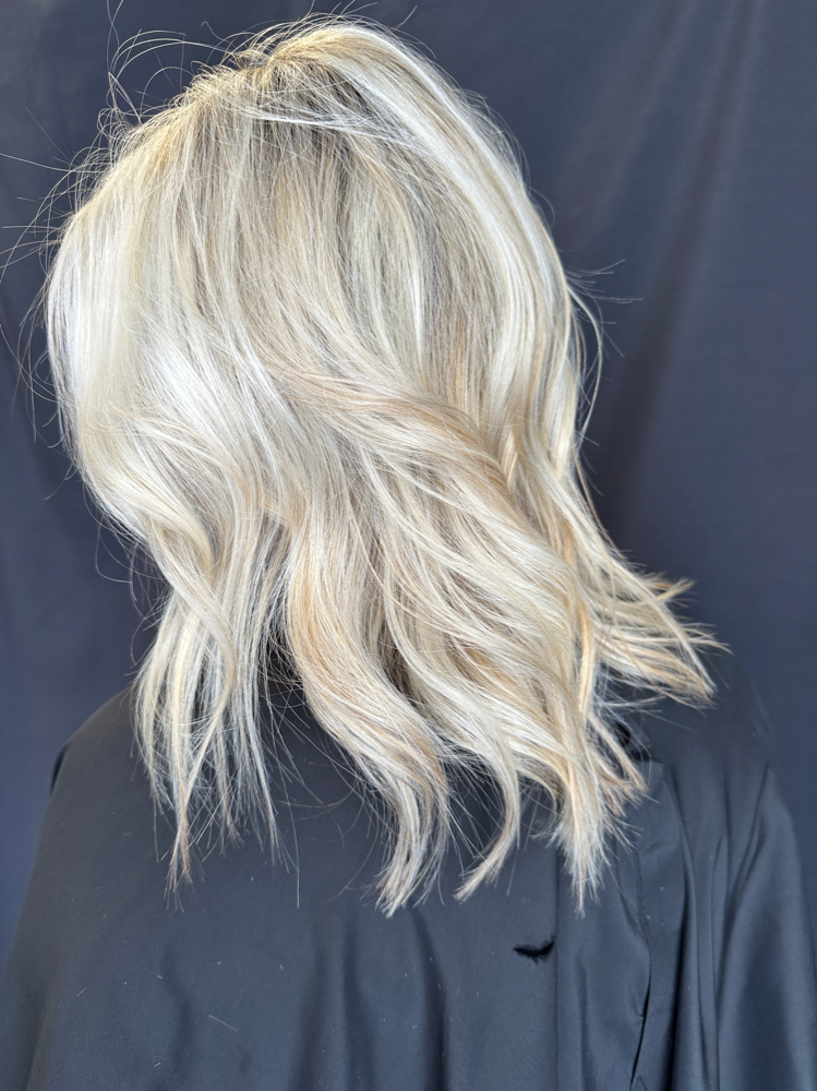 Root Touch Up With Lightener