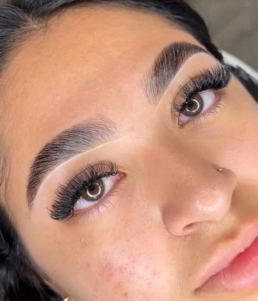 Brow Wax Shaping & Lamination