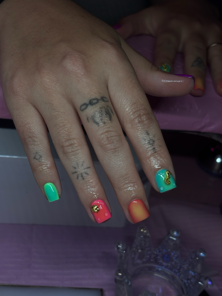 Designed Gel Manicure