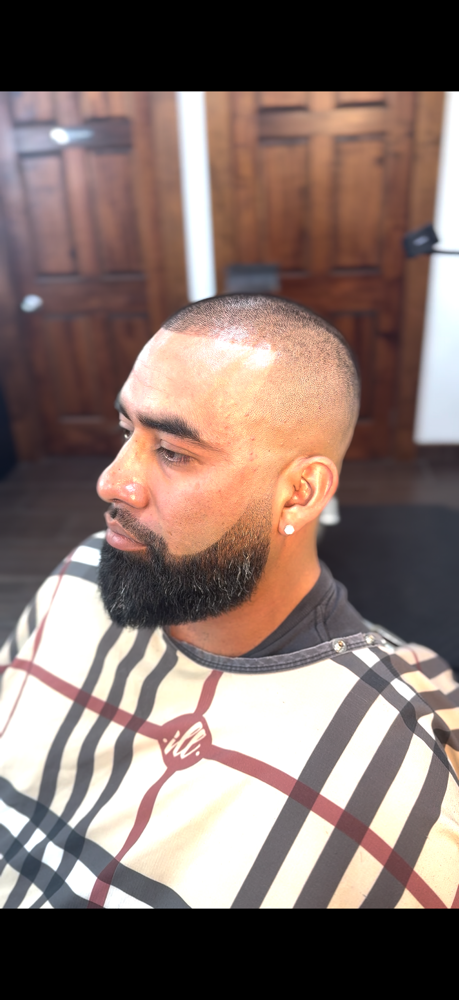 MENS BALD FADE W/BEARD