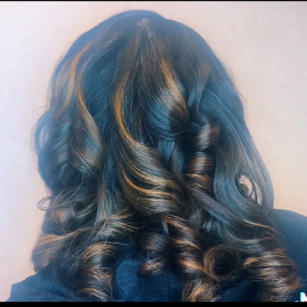 Full Head Highlights at Mariah The Stylist in Randallstown, MD