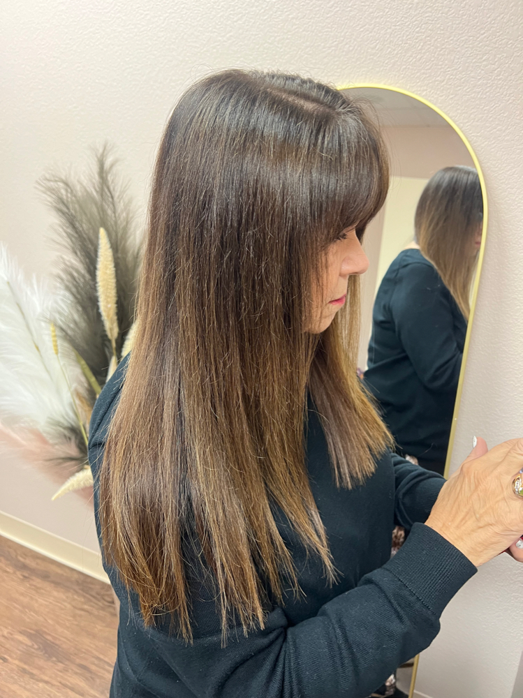 Root Touch Up at Raquelsbeautybar in Fresno, CA