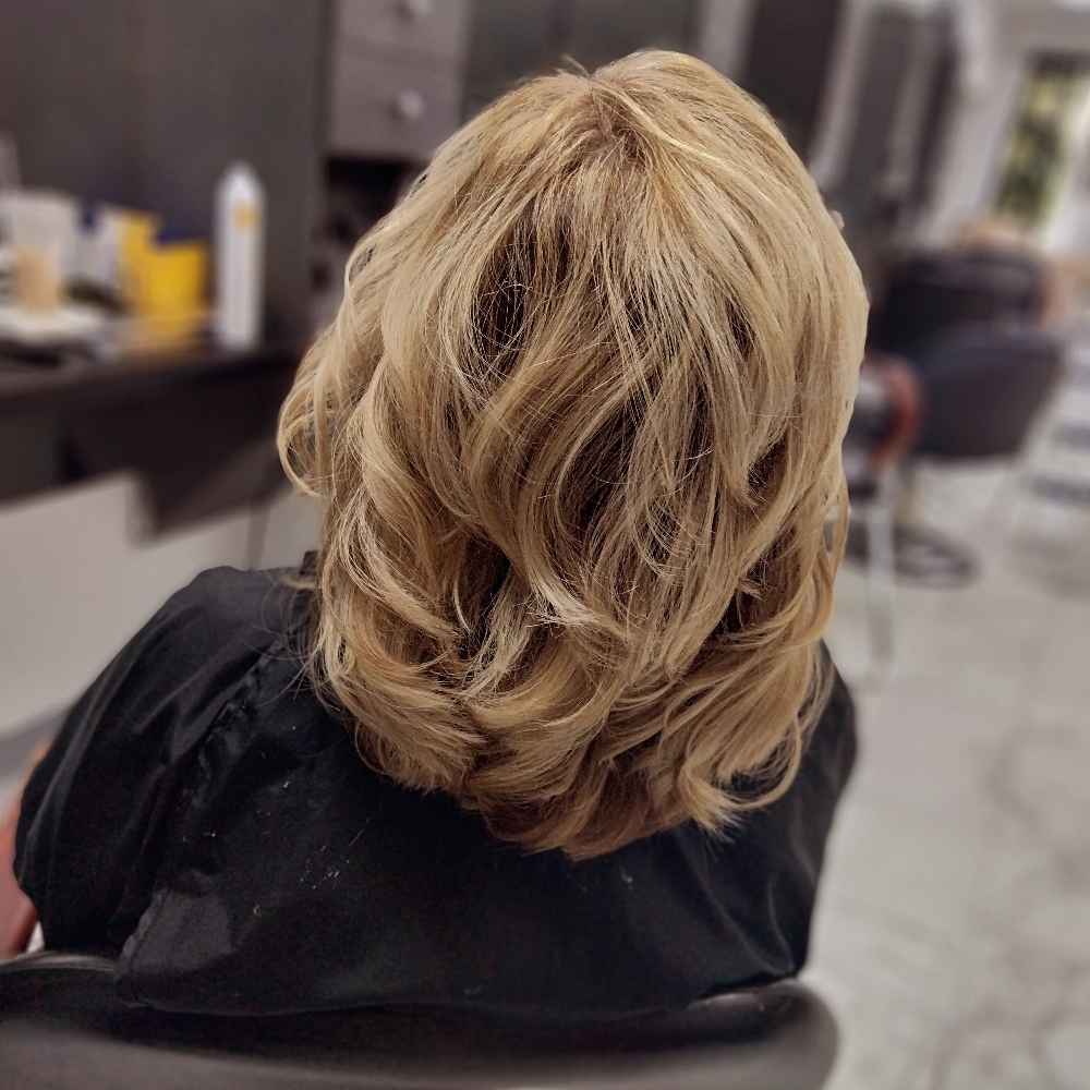 Haircut + Blowdry