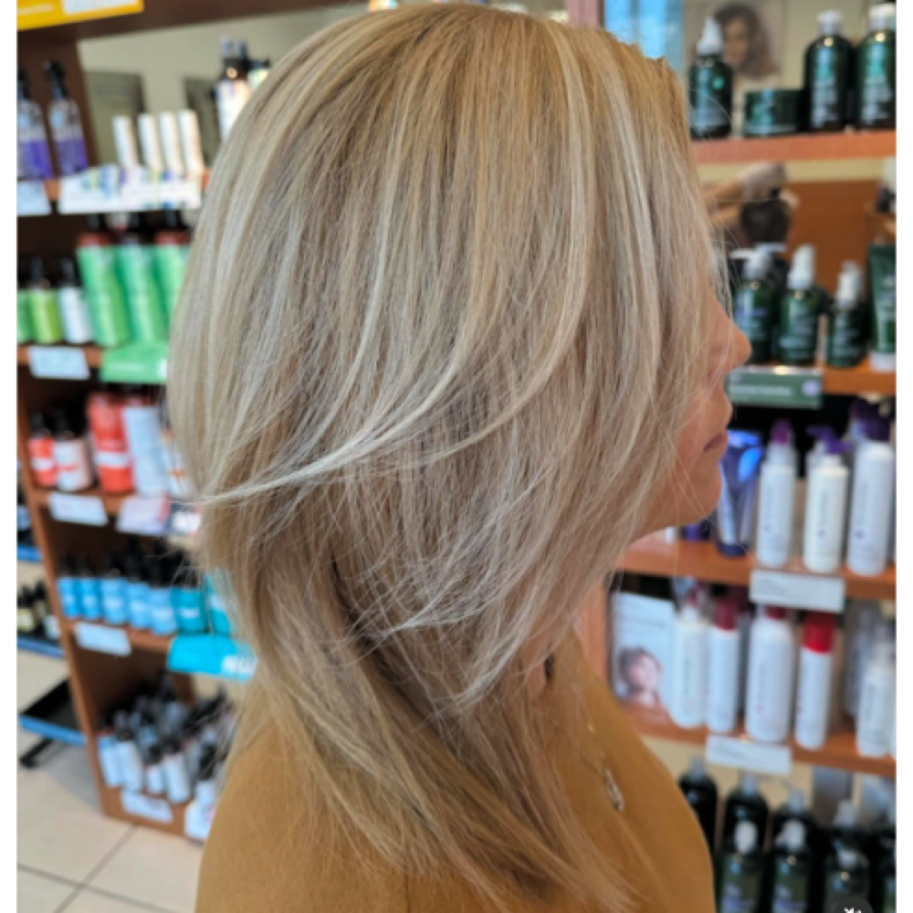 Root Touchup& Partial Foil at CosmobyJOY in Davenport, FL