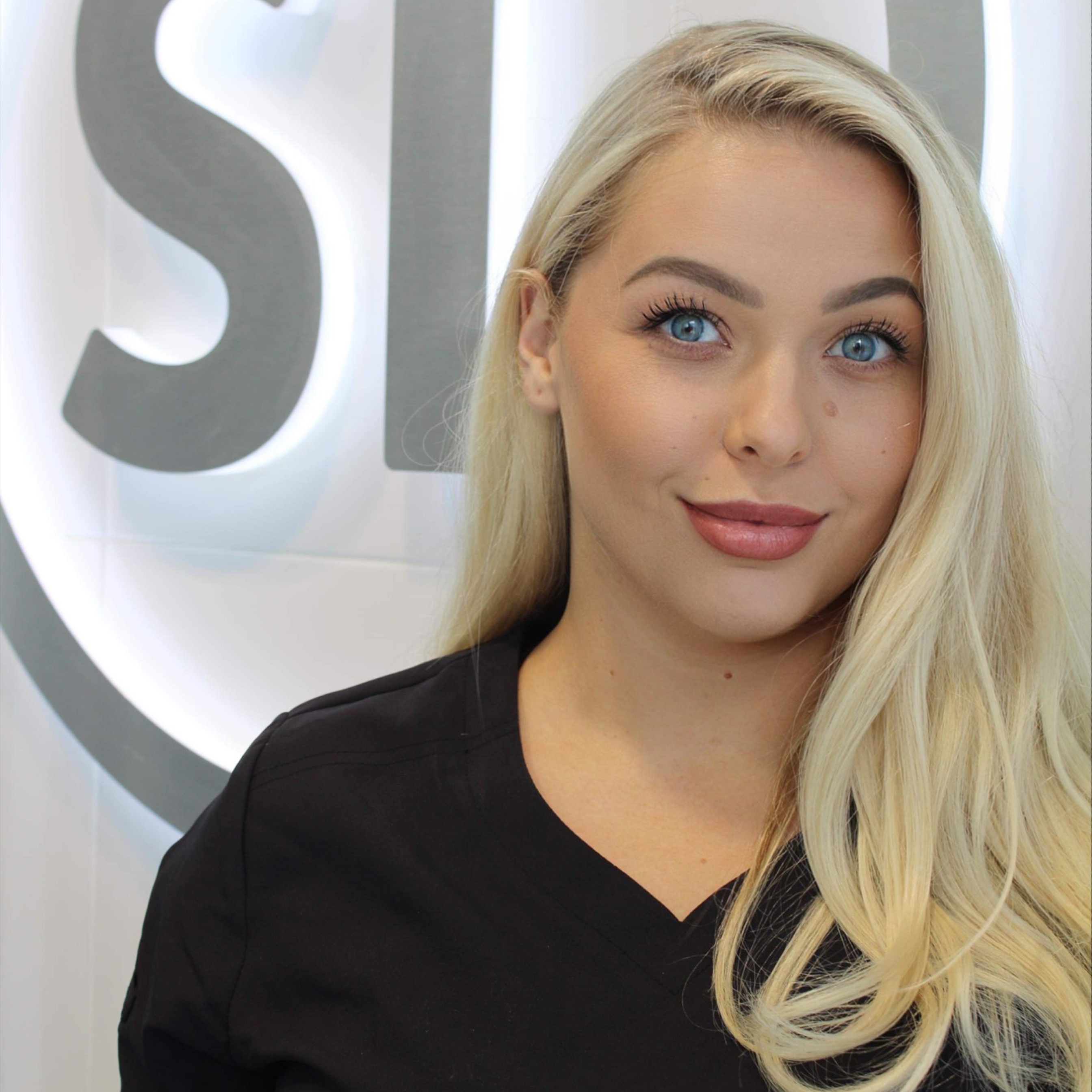 Full Leg at House of Wax Tampa in Tampa, FL