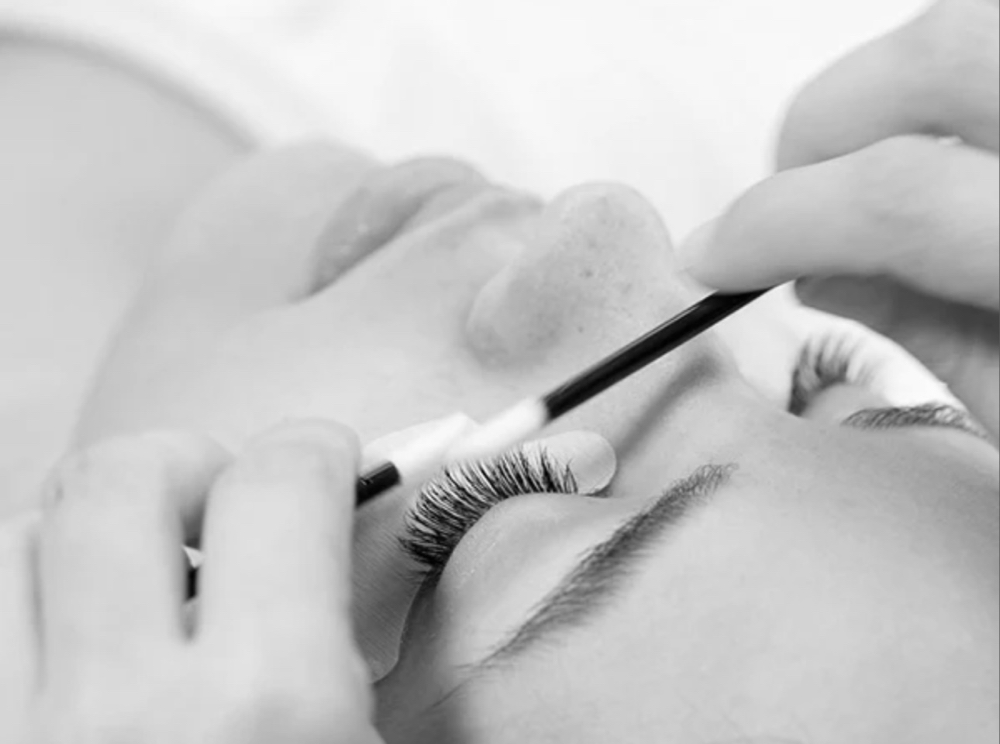 Eyelash Extension Removal