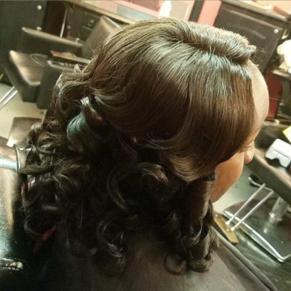 Sew-In Shampoo, Tighten And Style at Addiction’s Salon in Bowling Green, KY