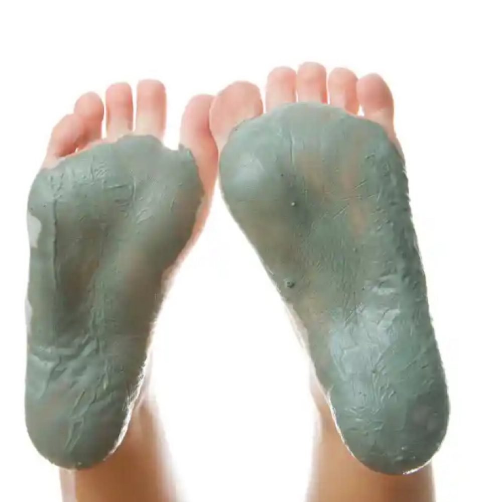 Bentonite Clay Mud Mask at Nails on the square in Sunbury, OH