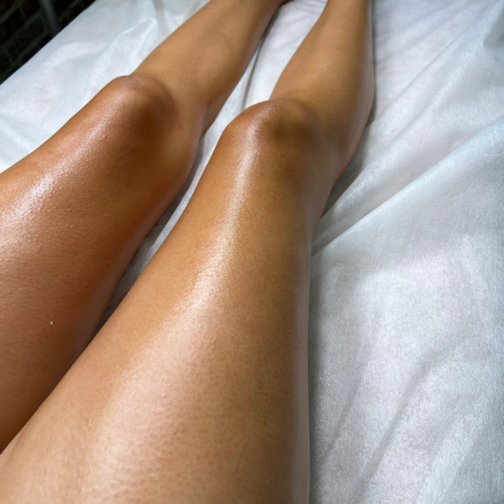 Full Leg Wax at The Este Lounge in Hanford, CA