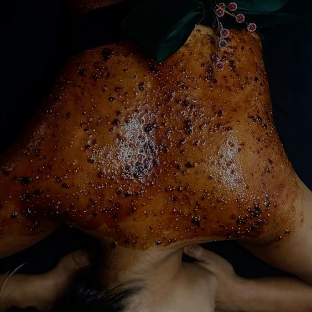 Back Therapy (Facial Corporal) at Elegance HUB in Salinas, PR