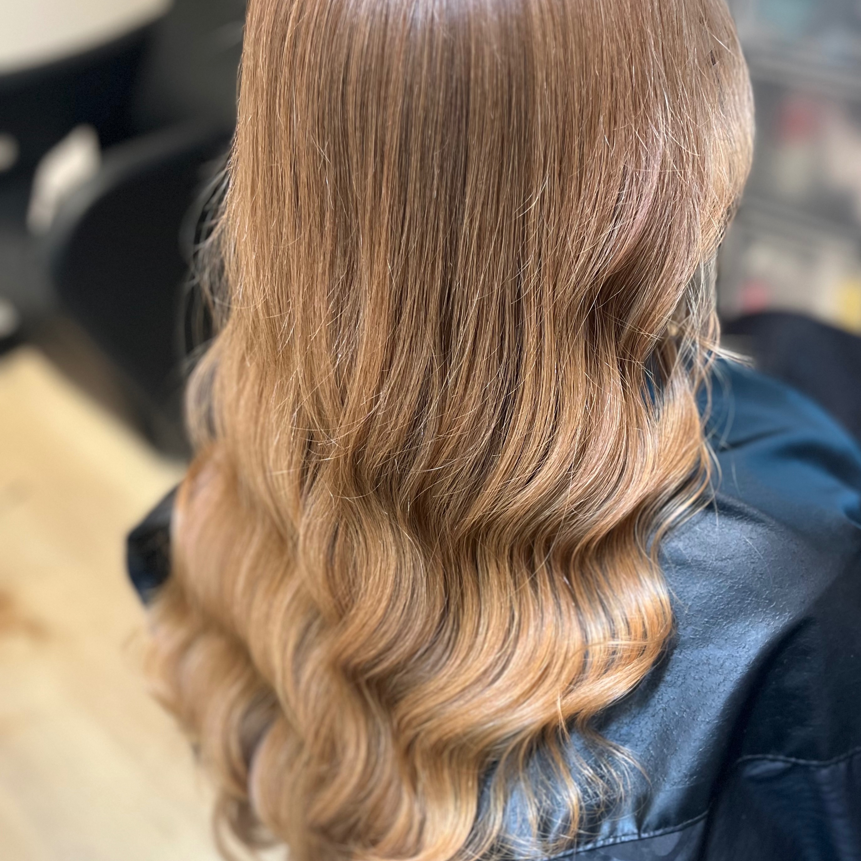 Shampoo & Style Services at AJ BELLA BEAUTY in OMAHA, NE