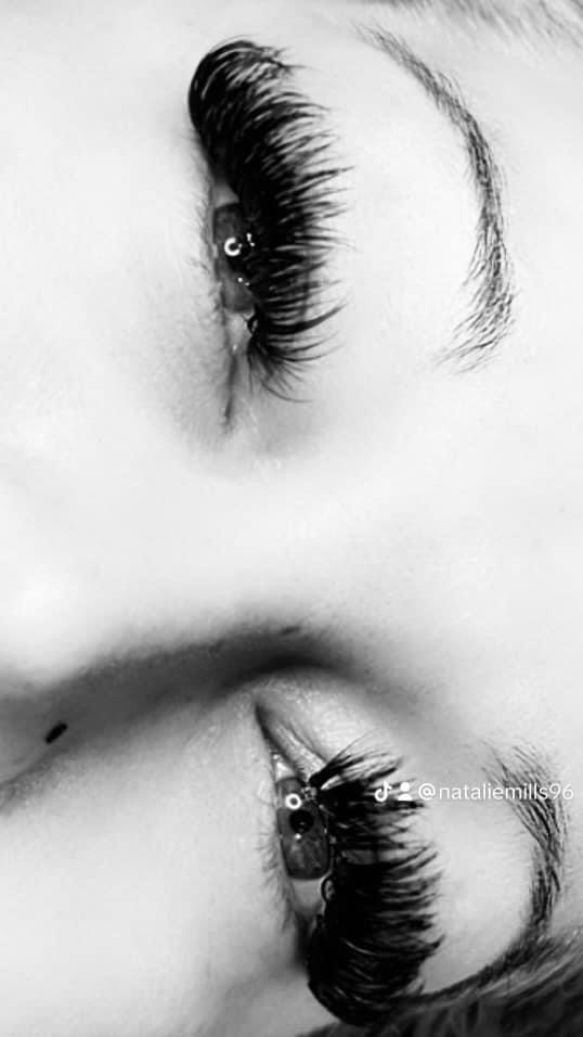 Hybrid Lash extensions full set