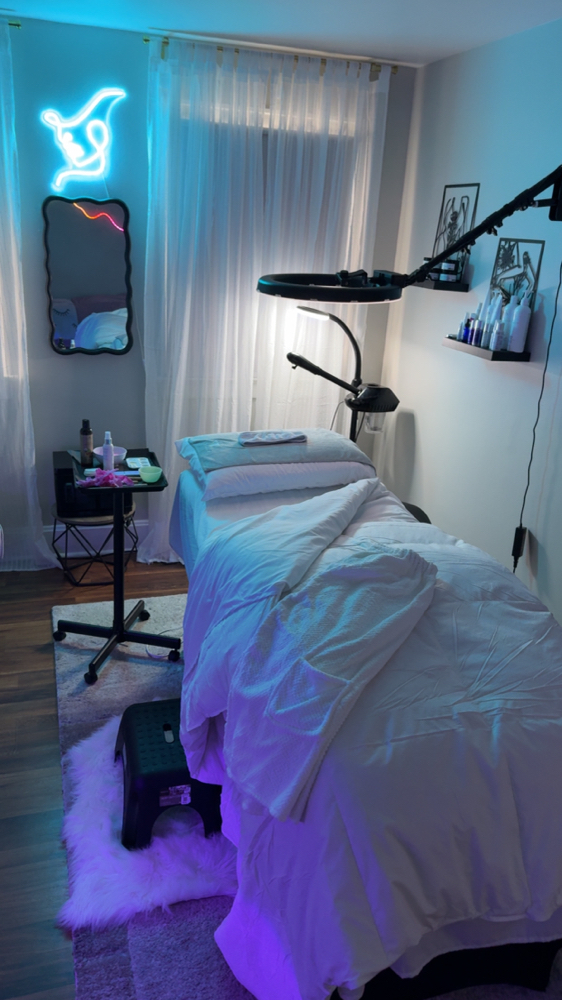 Back Facial 1 Hour