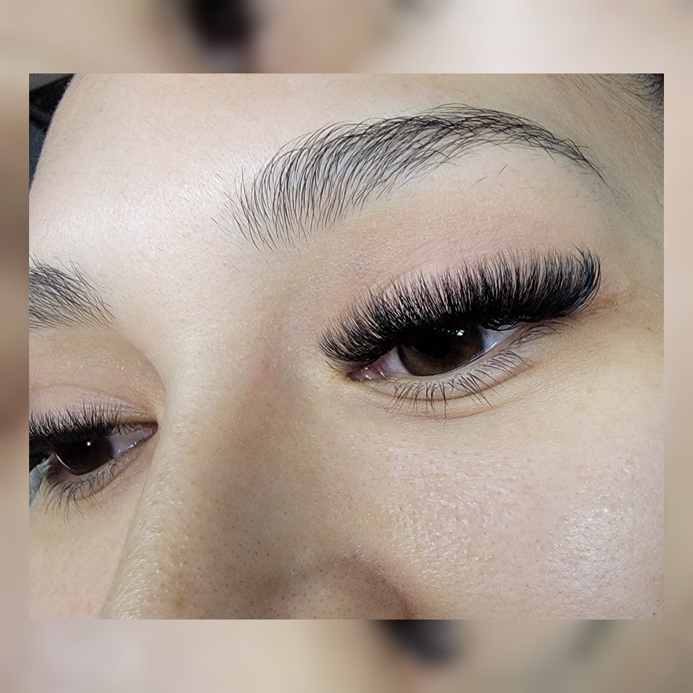 Full Set Volume Lashes