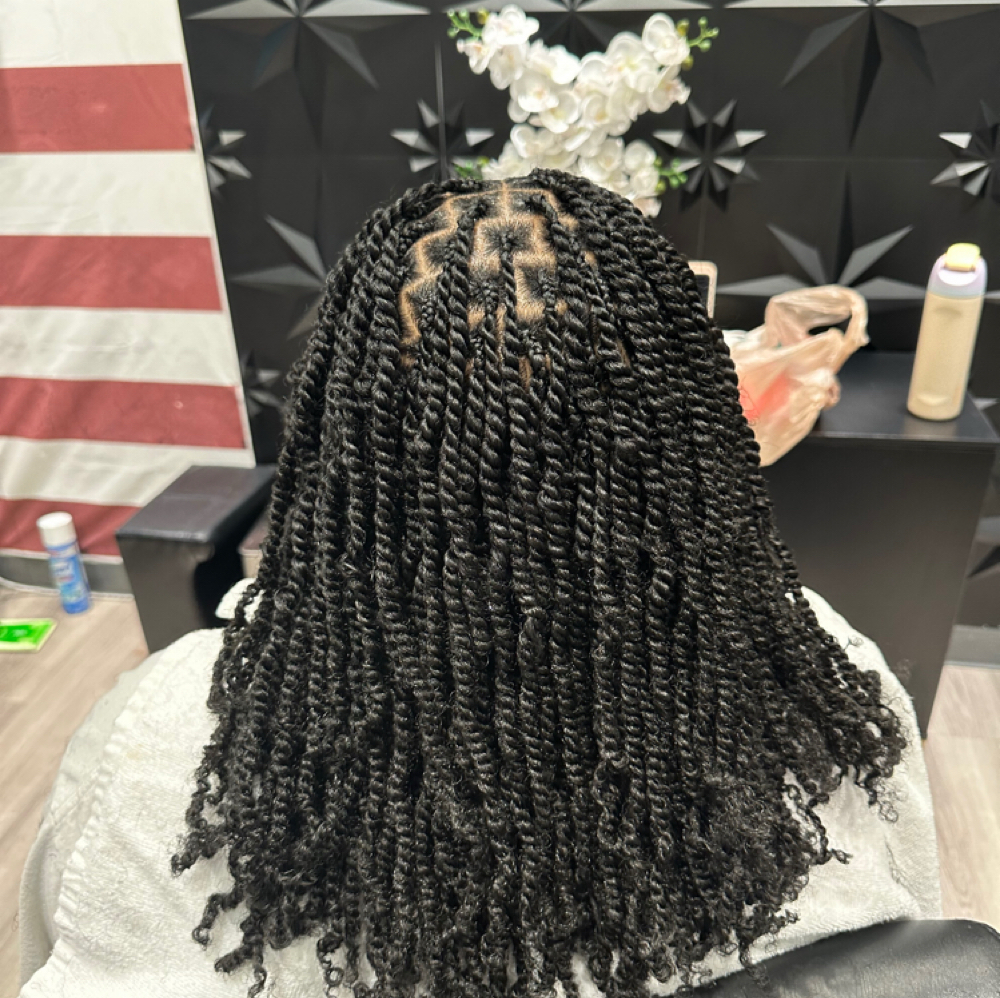 Kinky Twist at Royalty Braids And Weave LLC in Melbourne, FL
