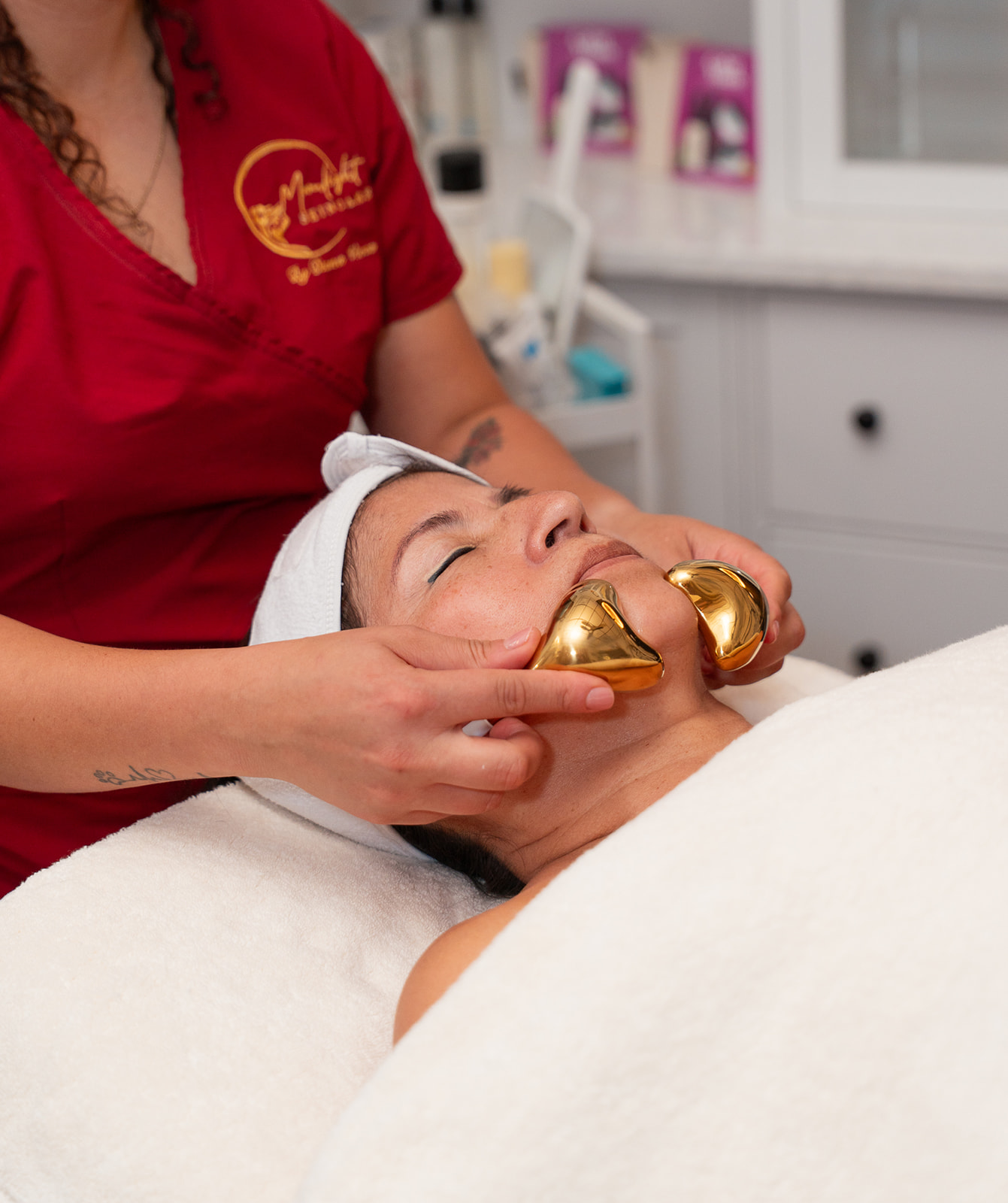 ✨ Essential Glow Facial
