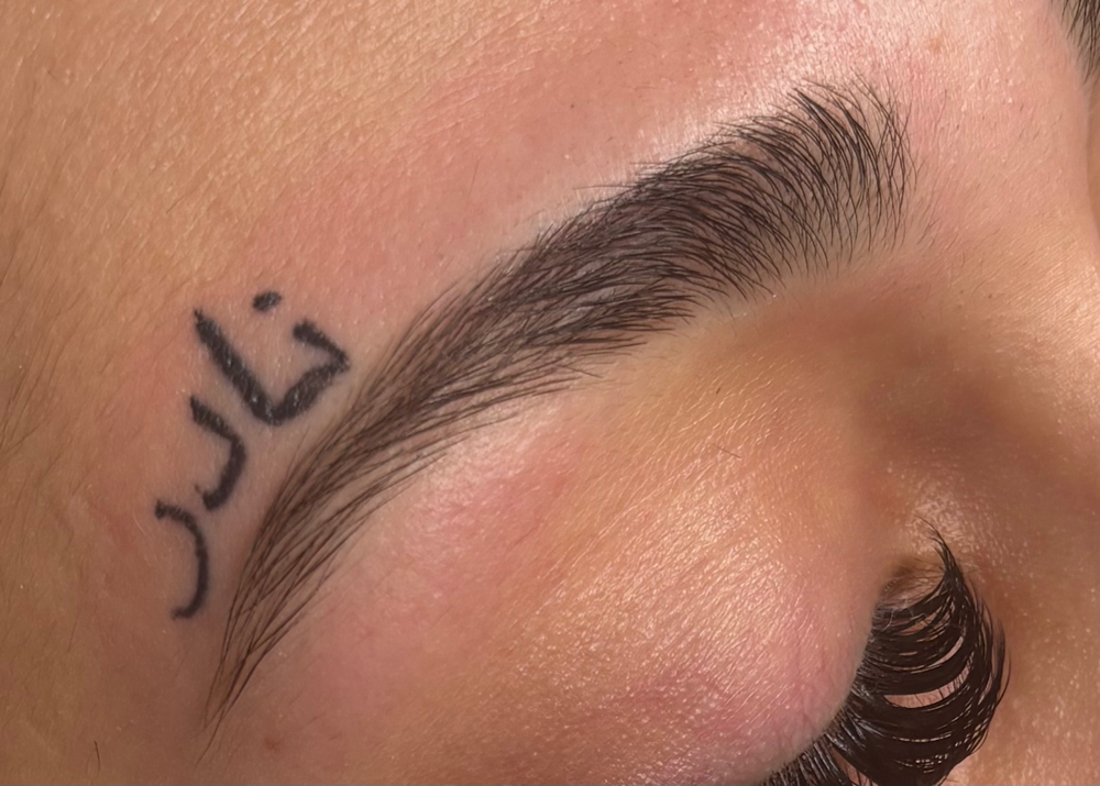 Deluxe Brow Waxing