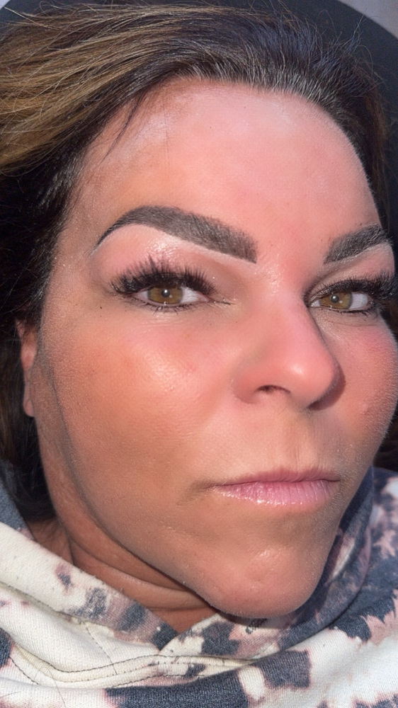 Eyebrow Tinting & Shaping