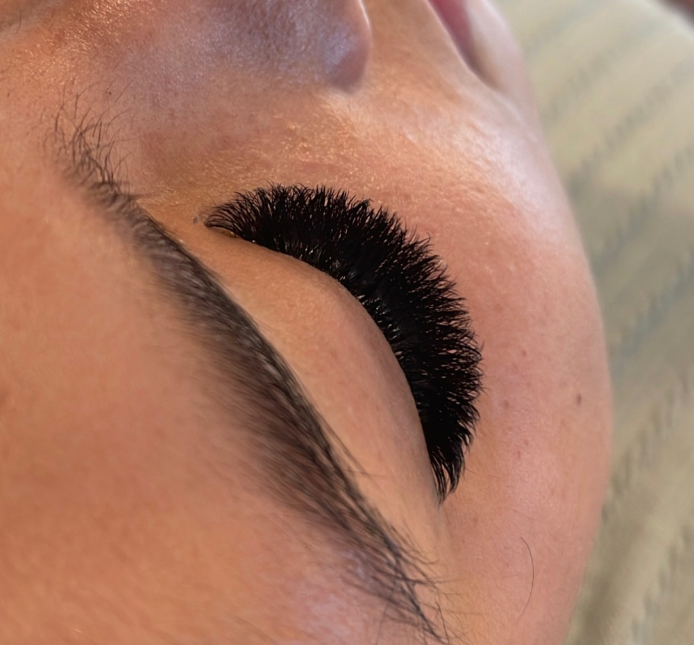 Hybrid/Volume 2 Week Fill at Lash Lux Studio in Haltom City, TX