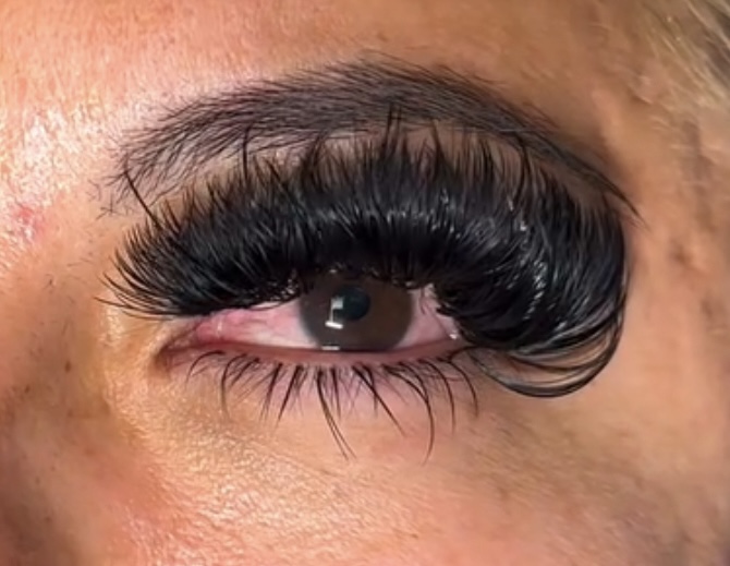 ATB Signature Mega Volume Wispy Fil