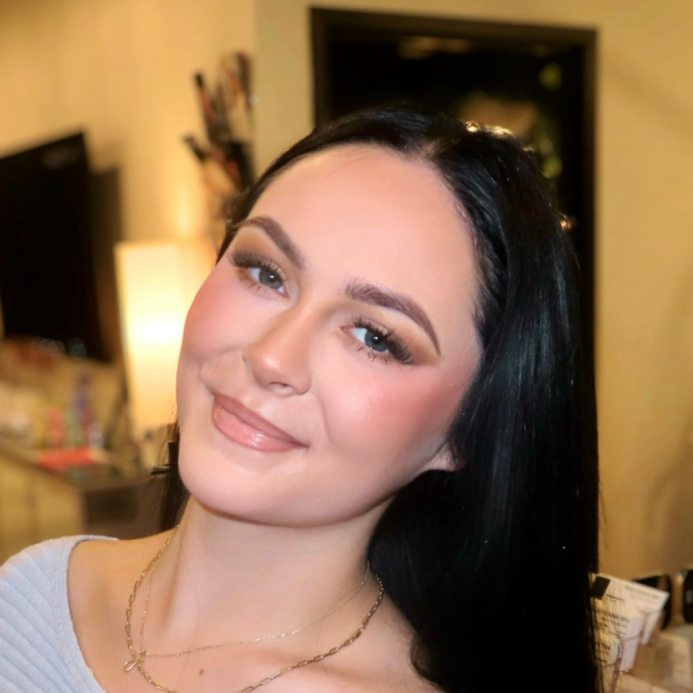 Soft Signature Glam at Ashley P Calhoun Artistry in Roselle, IL