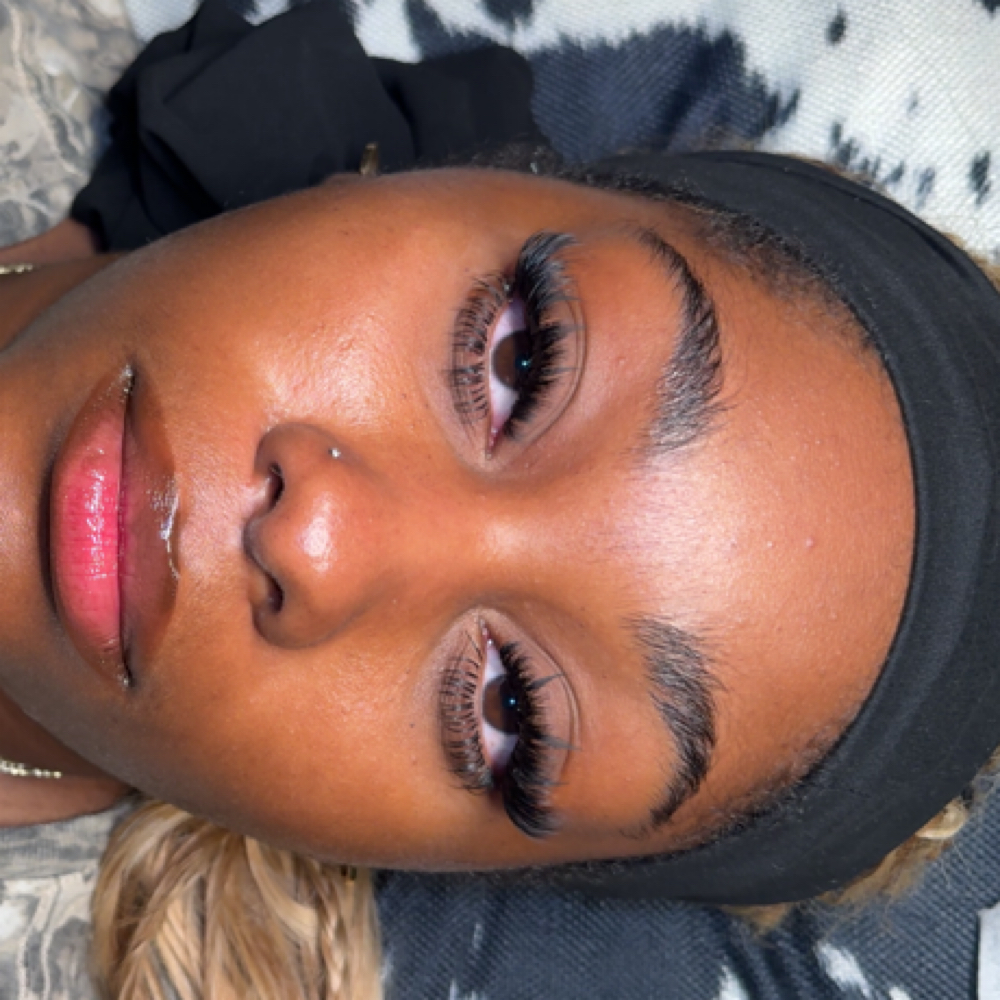 Custom Lash Set at Idealbeautee_official in Tampa, FL