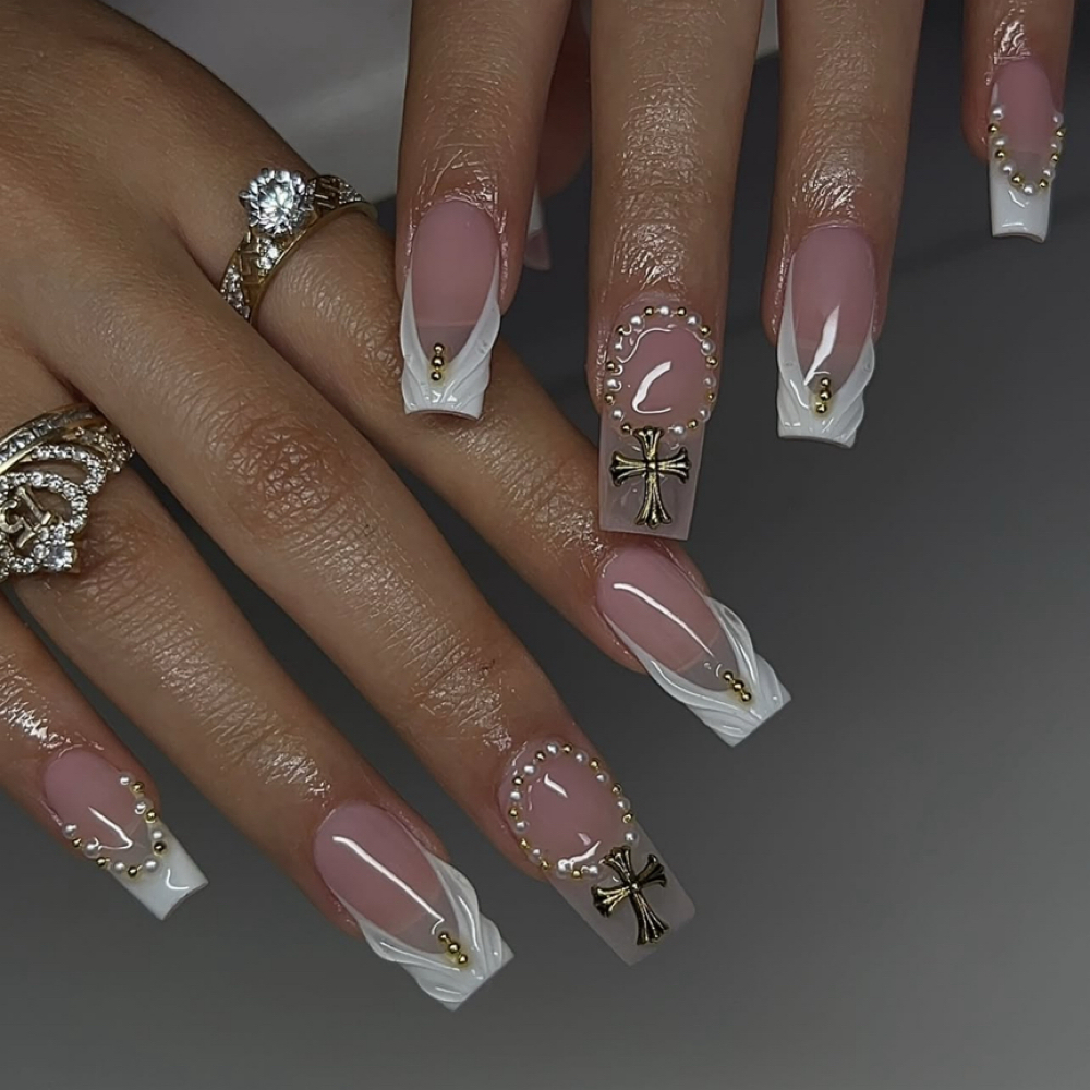 Alizza | Nail Artist at Cherish Nails & Beauty in Grayslake, IL