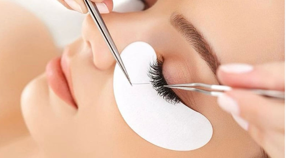 Eyelash Extentions Removal Service