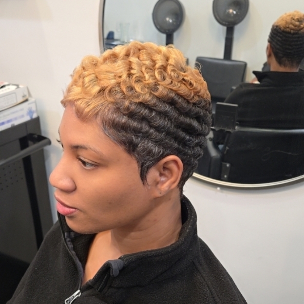 Shampoo & Style at Simply Styled by Stacey in Brooklyn, NY