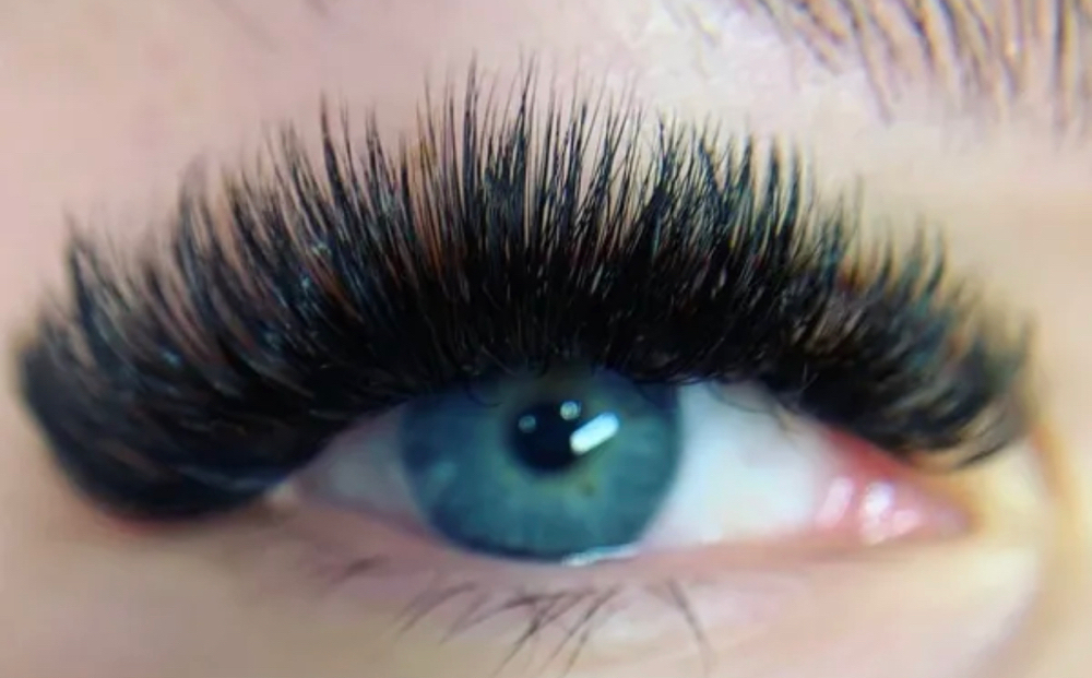 Mega Volume Lash Extensions