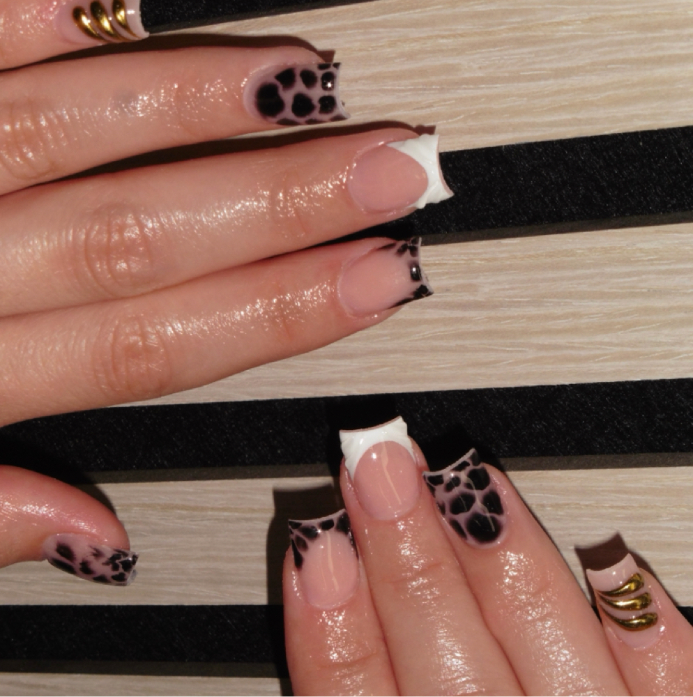 short acrylic at NAILSWJULI in Sanger, CA