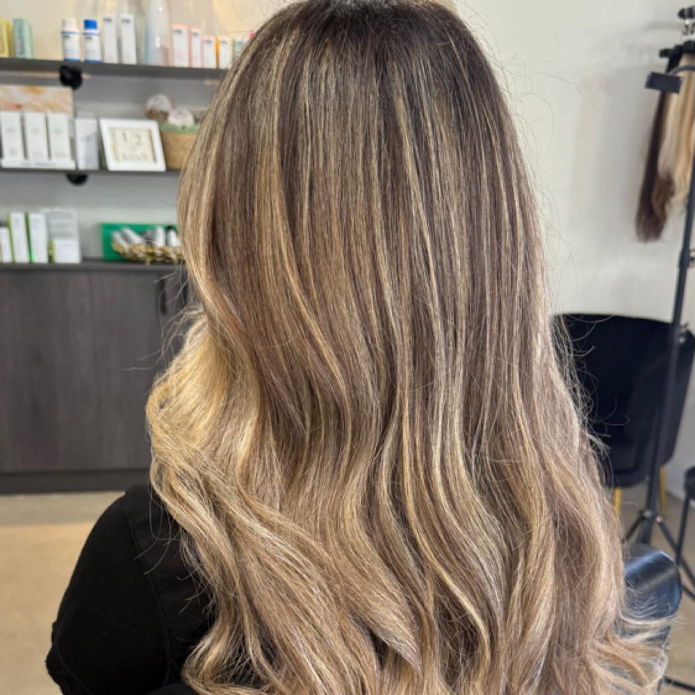 Custom Highlights at DC Beauty Bar in Park Ridge, IL