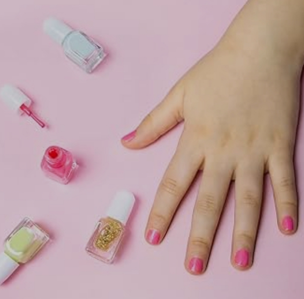 Quick Nail Polish Service