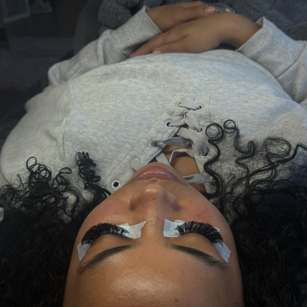 Quick Touch Up Fill at DesirableLashes in Seattle, WA