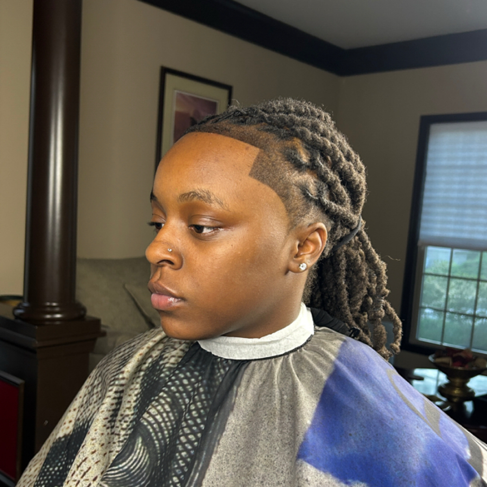 LINE UP at LVHV.CUTZ in Lithonia, GA