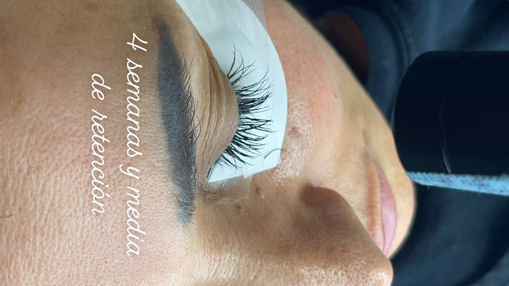 Remover Lash Or Color Lash at Bella Esthetic and Spa  LLC in Cleveland, OH
