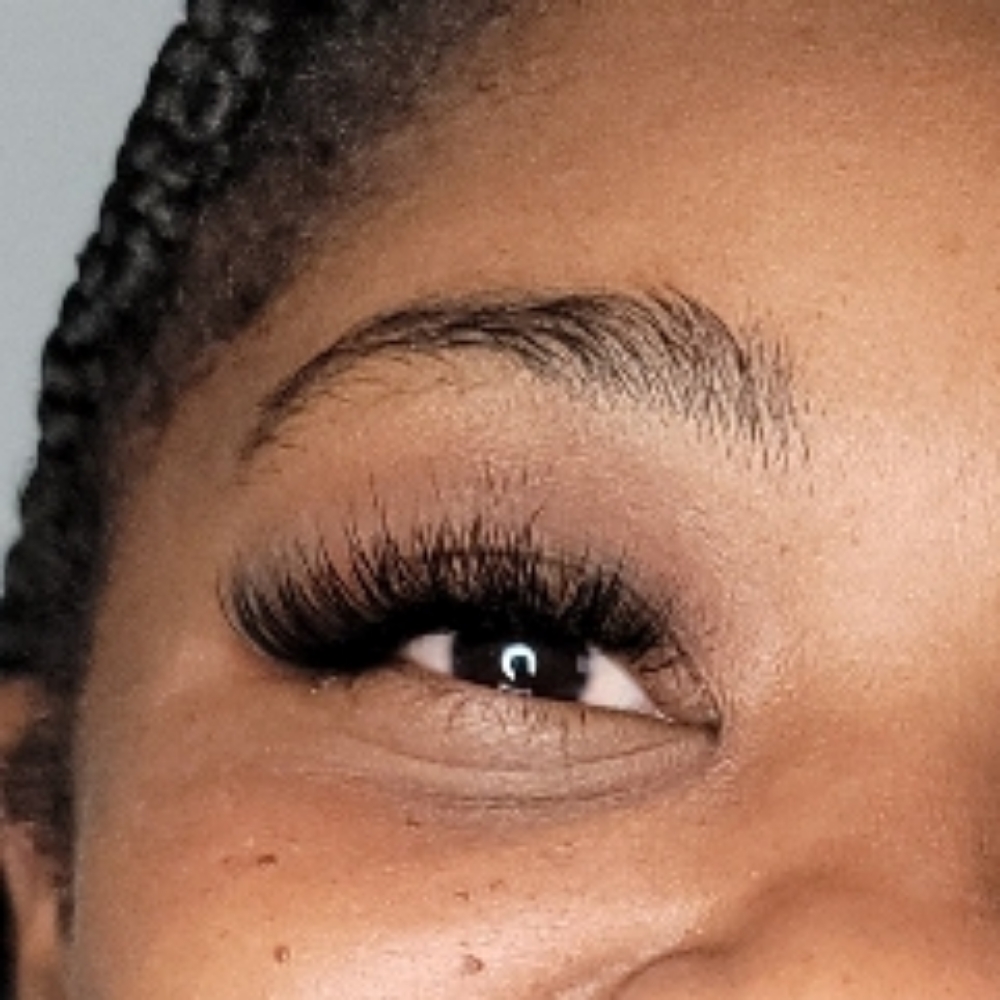 Hybrid Full Set at DeeLux Spa in Smyrna, GA