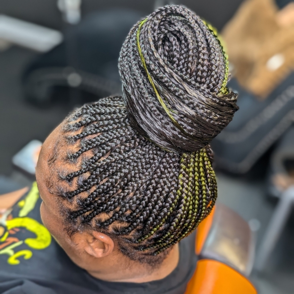 Knotless Smedium at Stylo Sense LLC in Memphis, TN