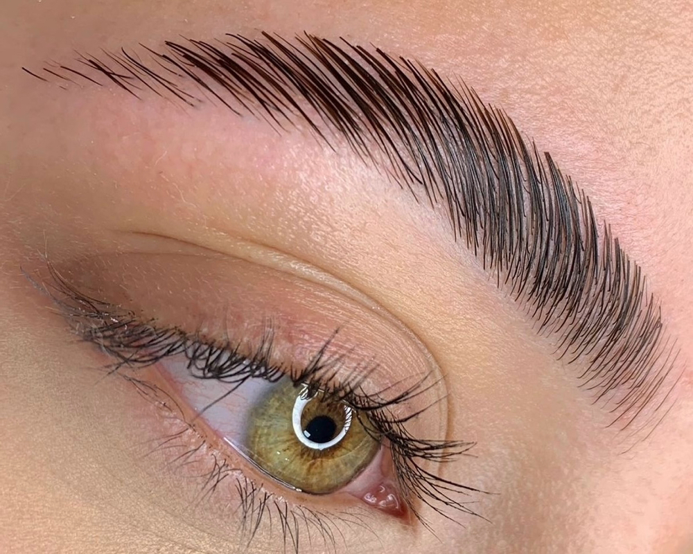 EYEBROW LAMINATION