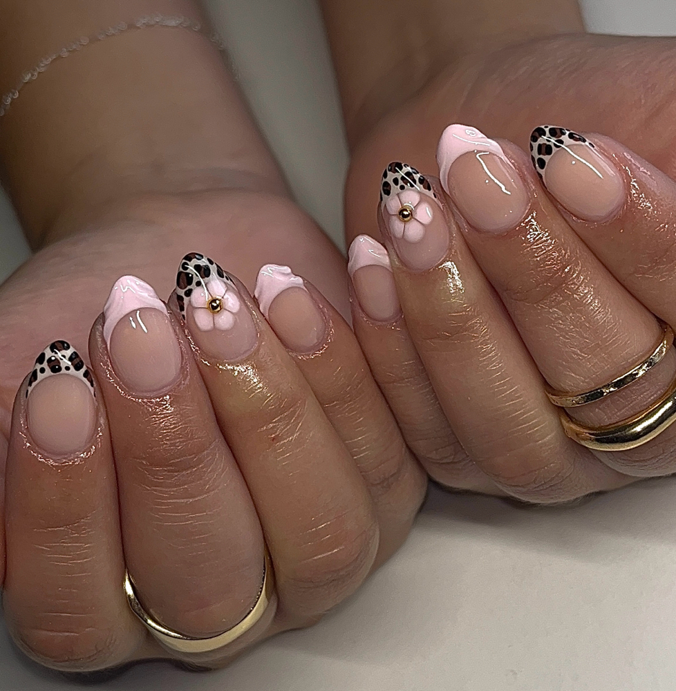 𝐑𝐮𝐛𝐛𝐞𝐫 𝐁𝐚𝐬𝐞 𝐅𝐢𝐥𝐥 at DivineBeautyNailz in Dodge City, KS