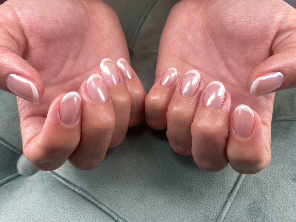 French/Chrome Nail Art