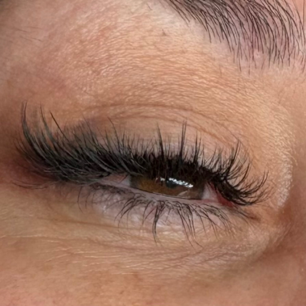 Hybrid Mini at Luxed Lashes by ME in Lakeside, CA