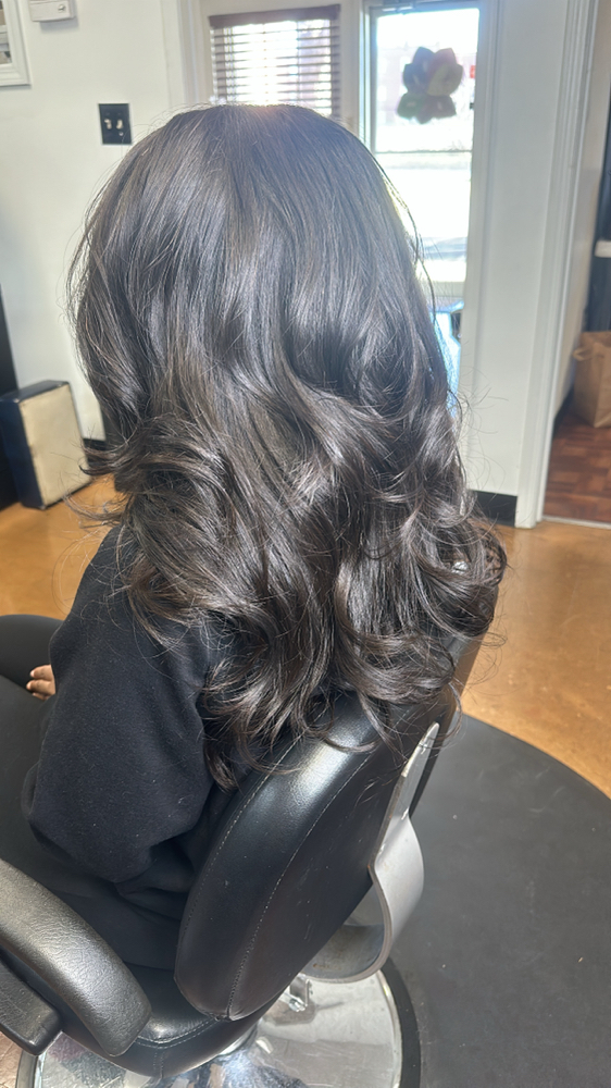 Traditional sewin at Middletown Mane in Louisville, KY