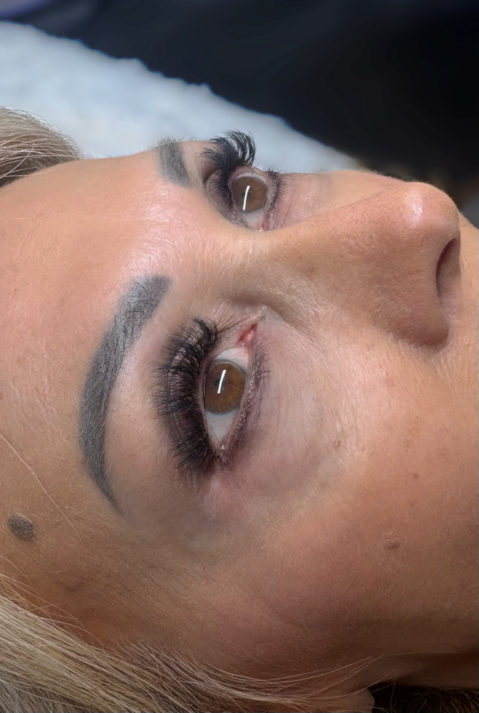 Lashes/Brows at Dye In Style in Ashdown, AR