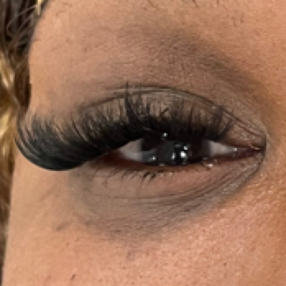 Cluster Lashes at Tekila’s Timeless Touch in Flint, MI