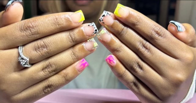 Design ( 1 Finger ) at Itz Da NAILS 4 Me in Vicksburg, MS
