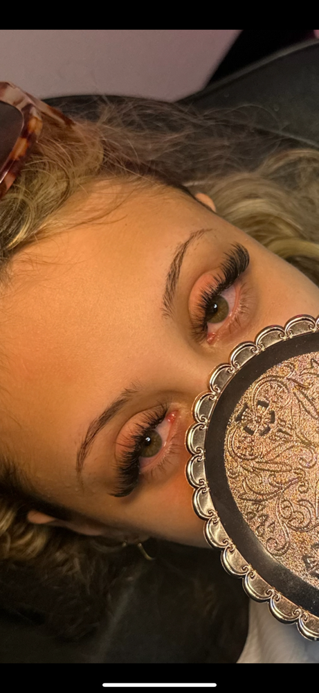 Full Set Of Volume Lashes