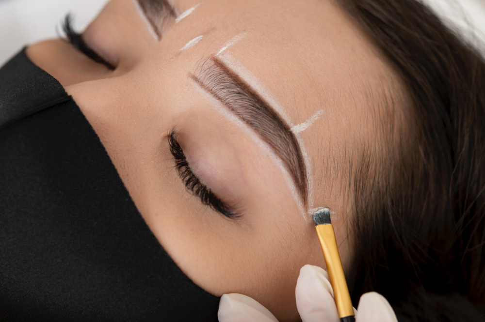 Brow Mapping And Wax
